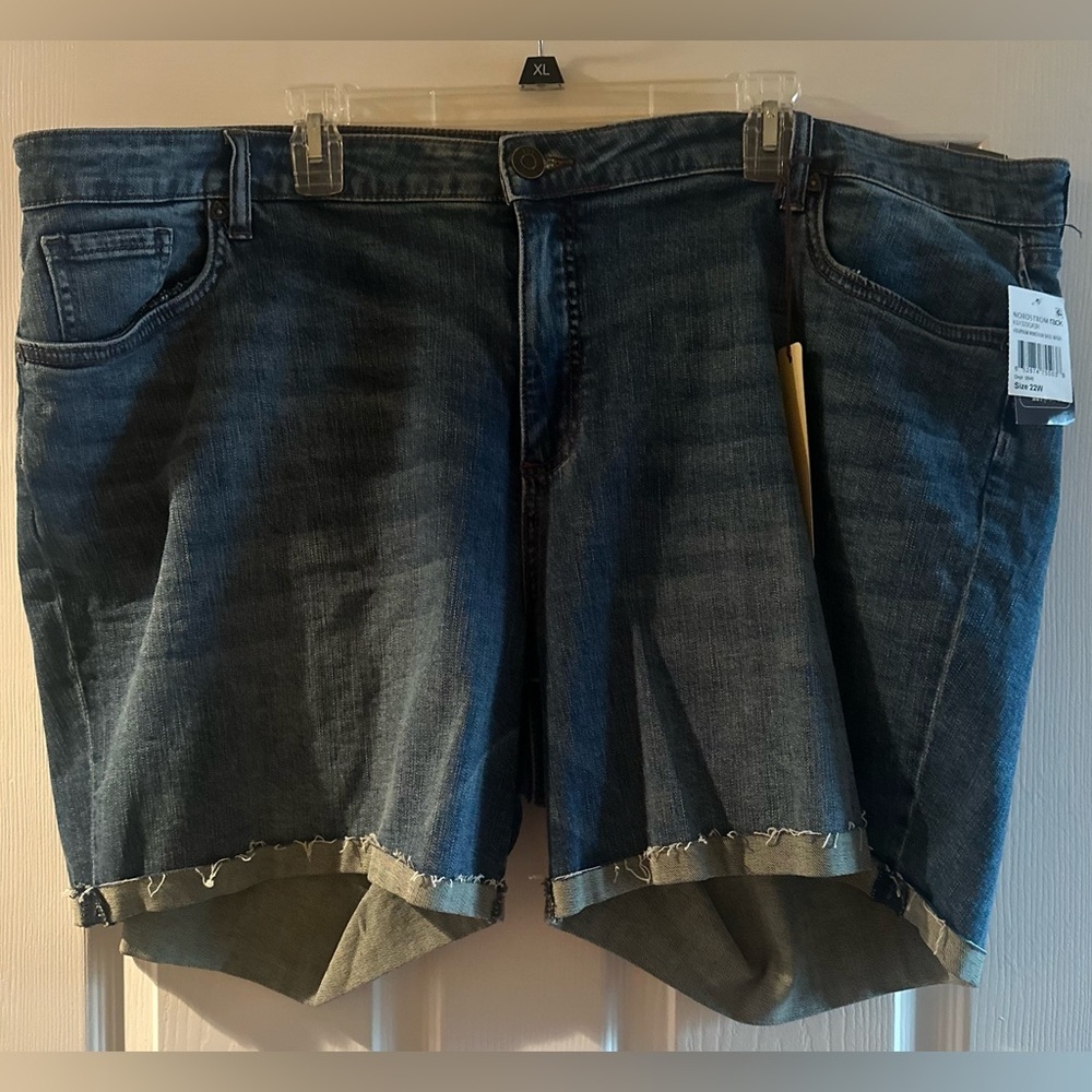 NWT Plus Size Kut From‎ the Kloth Katy Boyfriend Shorts Raw Hem Size 22W.